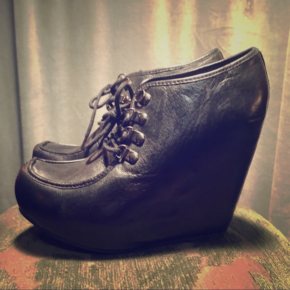 Bakers Platform Lace Up Wedges 7.5